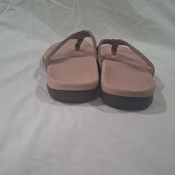 Vionic Women's Metallic Tan Women's Sandals Size 7 - Picture 4 of 7
